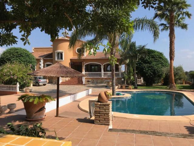 CHALET INDEPENDIENTE EN PEDREGUER VACACIONAL