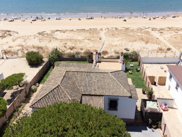 Chalet independiente en primera línea de playa en alquiler de temporada septiembre a junio – Mazagón