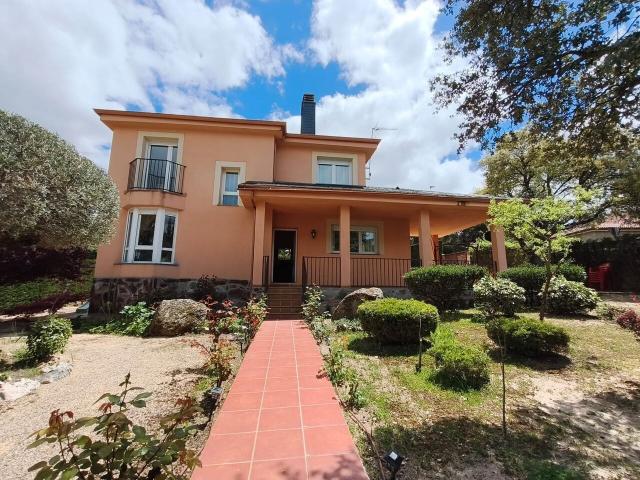 Chalet individual en venta, El Espinar, Segovia