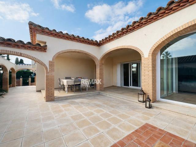 Chalet individual en venta, L'Armentera, Girona
