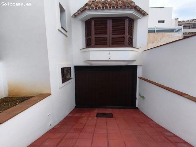 Chalet individual muy amplio en la zona baja de los Pacos con garaje para tres vehículos