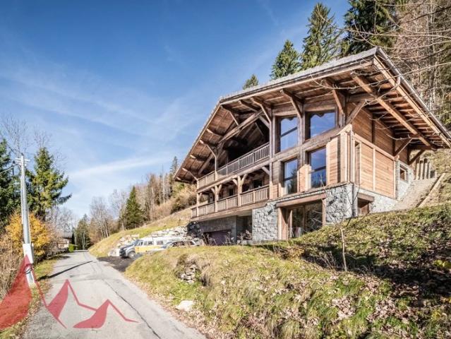 Chalet individuel de prestige avec vues panoramiques et environnement préservé – Morzine