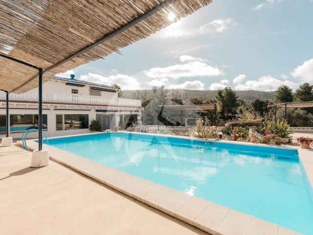 Chalet, Ibi