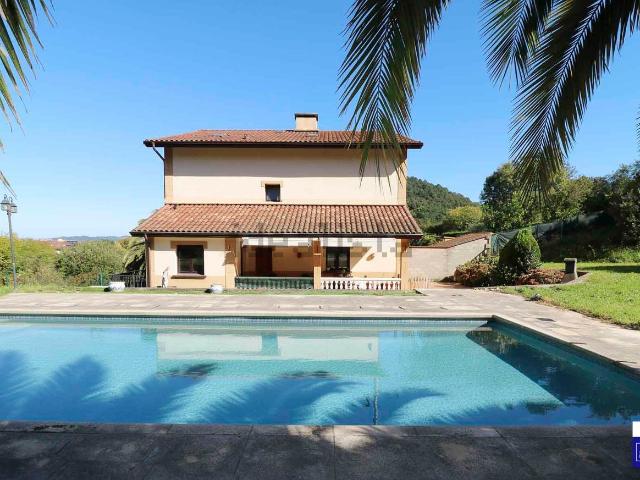 Chalet, Irun