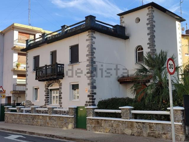 Chalet, Irun