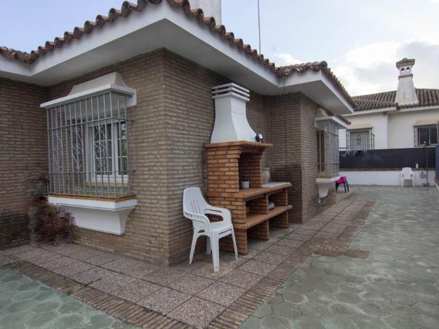Chalet junto a la Avenida de la Libertad