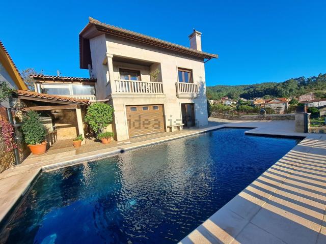 Chalet, O Rosal