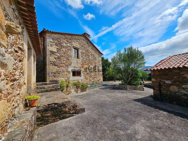 Chalet, O Rosal