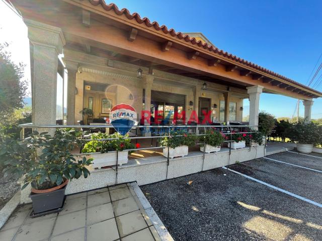 Chalet, O Rosal