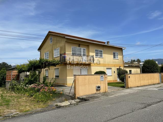 Chalet, O Rosal