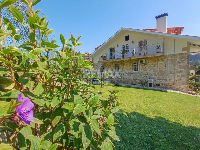 Chalet, O Rosal