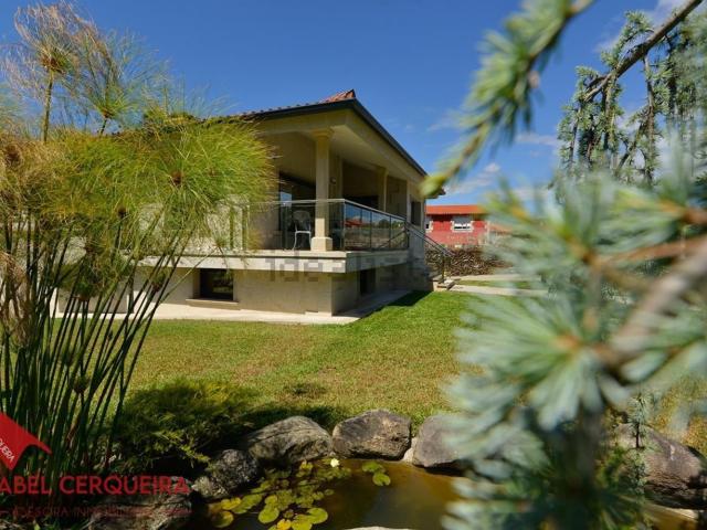 Chalet, O Rosal