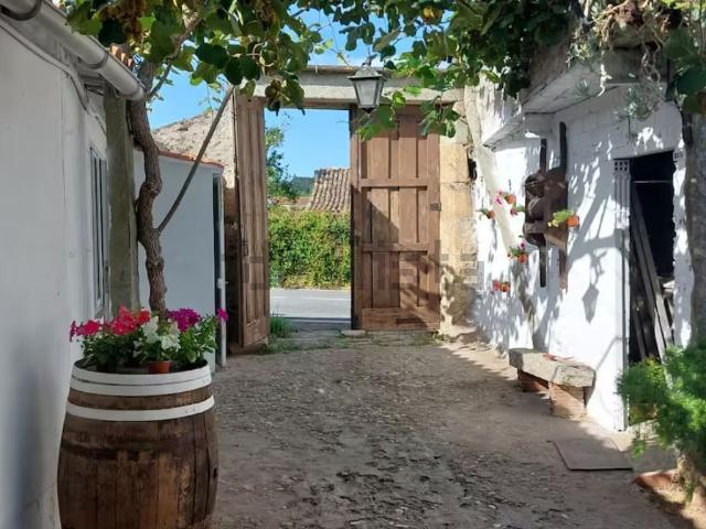 Chalet, O Rosal