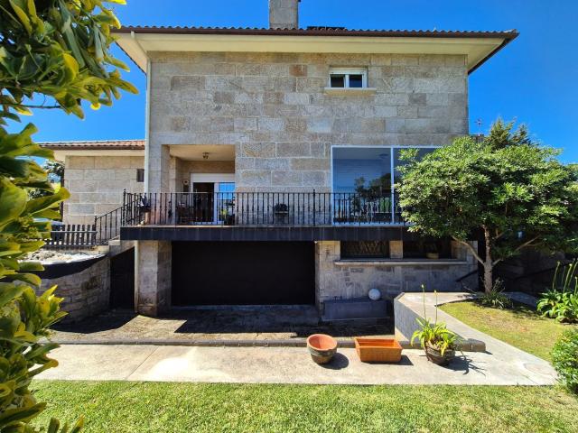 Chalet, Oia, Vigo
