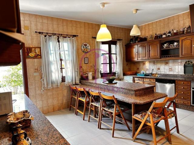 Chalet, Oia, Vigo