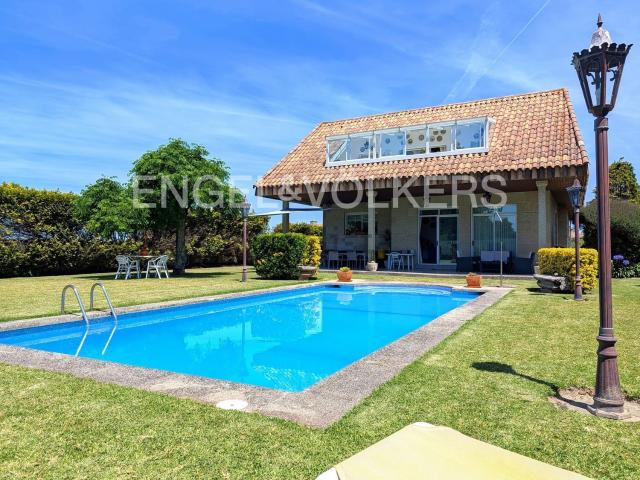 Chalet, Oia, Vigo
