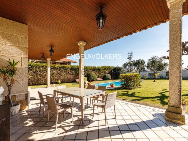 Chalet, Oia, Vigo