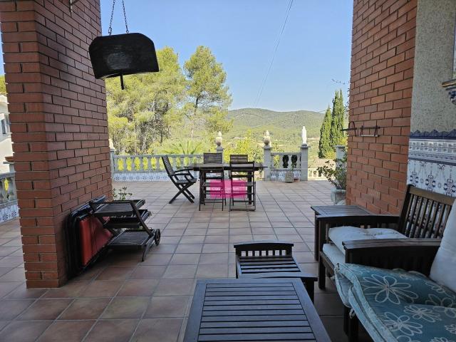 Chalet, Olesa de Bonesvalls