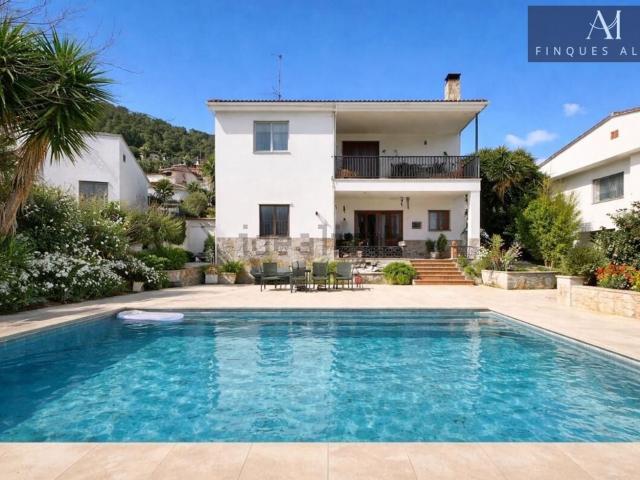Chalet, Olivella