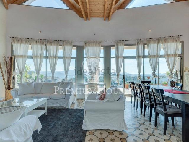 Chalet, Olivella