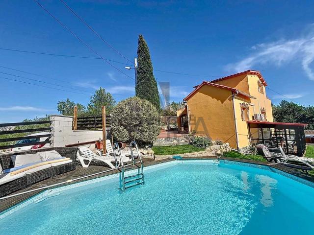 Chalet, Olivella