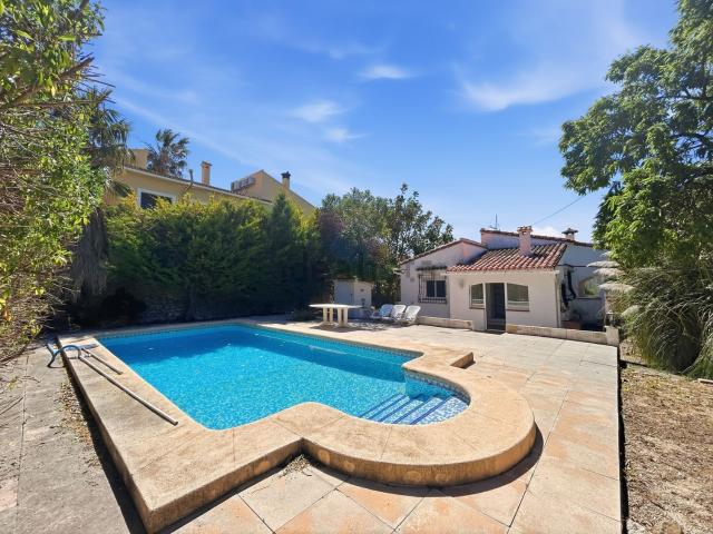 Chalet, Orba