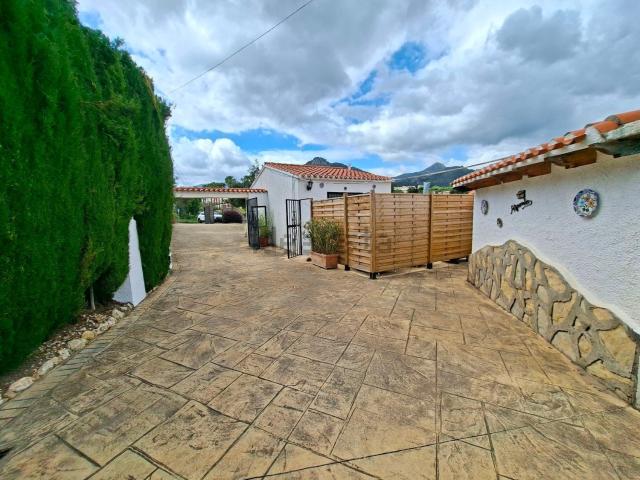 Chalet, Orba