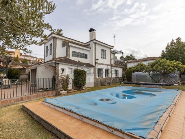 Chalet, Otura