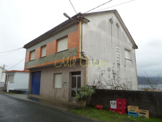 Chalet, Outes