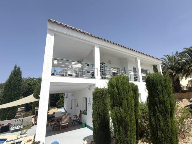 Chalet, L&apos Ampolla