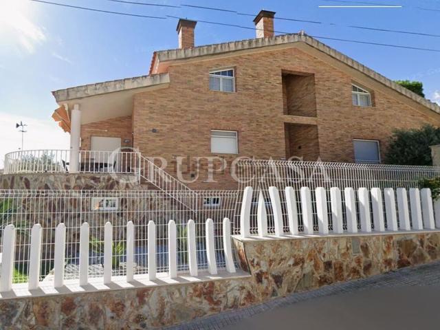 Chalet, L&apos Ampolla