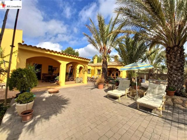 Chalet, L&apos Ampolla