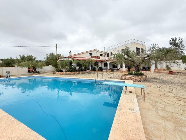 Chalet, L&apos Ampolla
