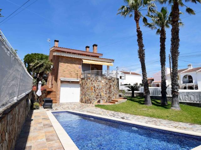 Chalet, L&apos Ampolla