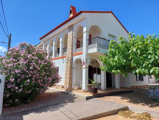 Chalet, L&apos Ampolla