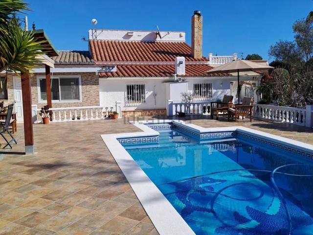 Chalet, L&apos Ampolla