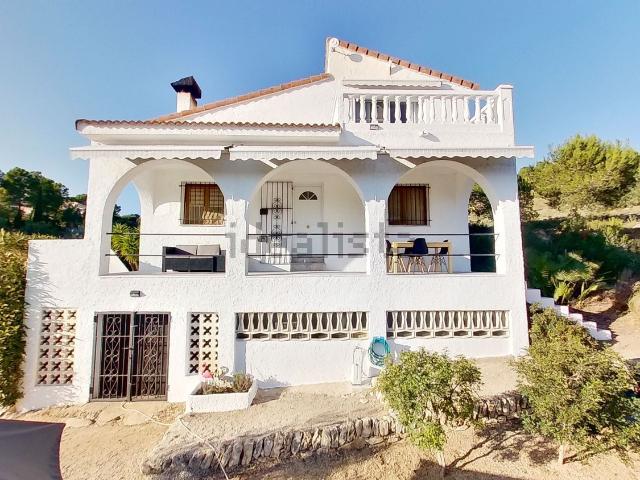 Chalet, L&apos Ampolla