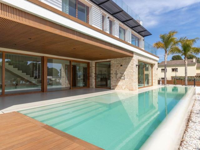 Chalet, L&apos Ampolla