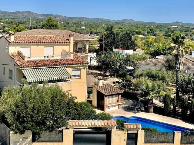 Chalet, L&apos Ampolla