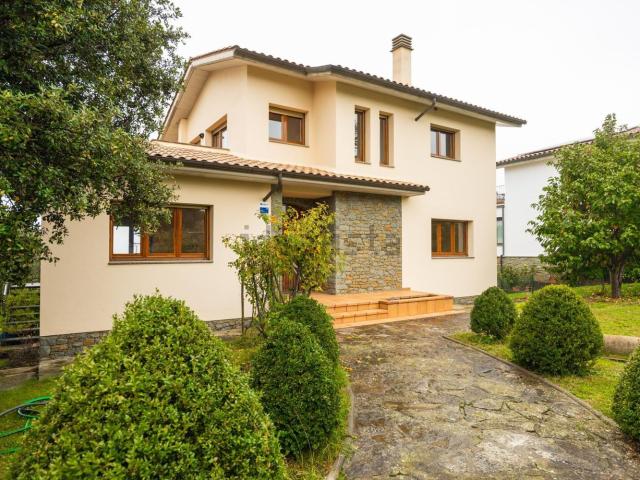 Chalet, L&apos Esquirol