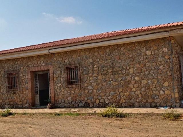 Chalet, Lobras