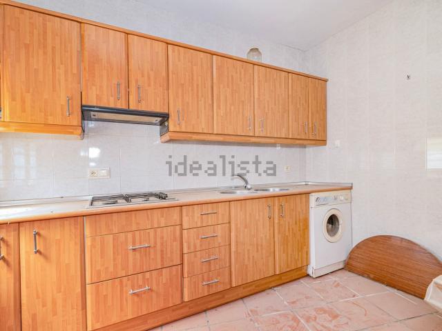 Chalet, Loja