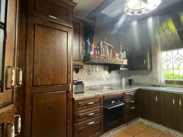 Chalet, Loja