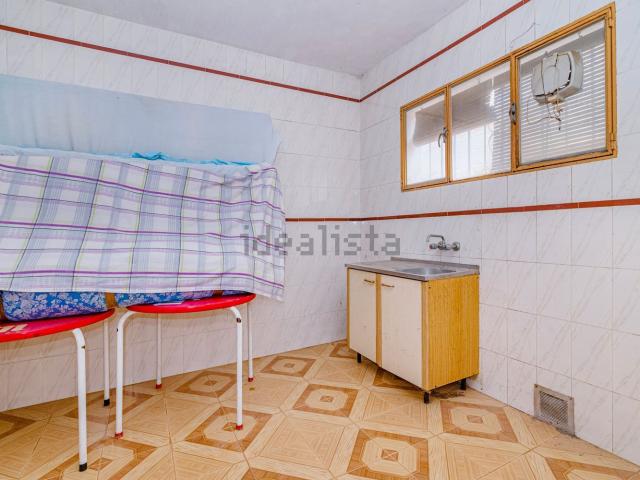 Chalet, Loja