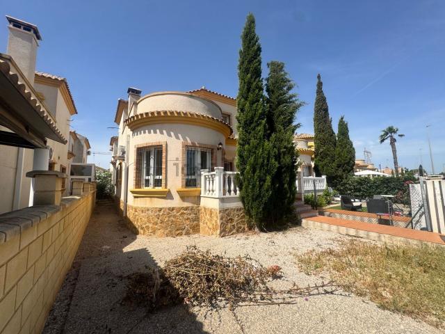 Chalet, Los Montesinos