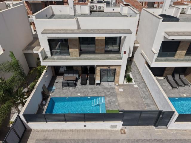Chalet, Los Montesinos
