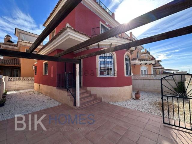 Chalet, Los Montesinos