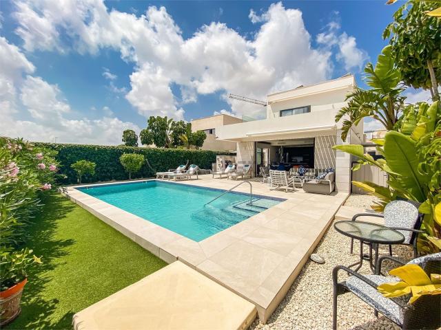 Chalet, Los Montesinos