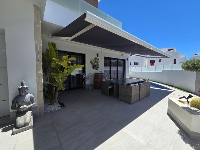 Chalet, Los Montesinos
