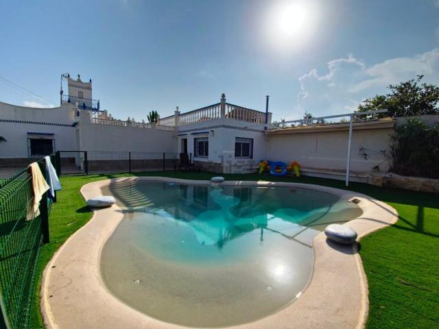 Chalet, Los Montesinos